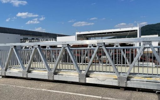 Temporäre Alu-Behelfsbrücke